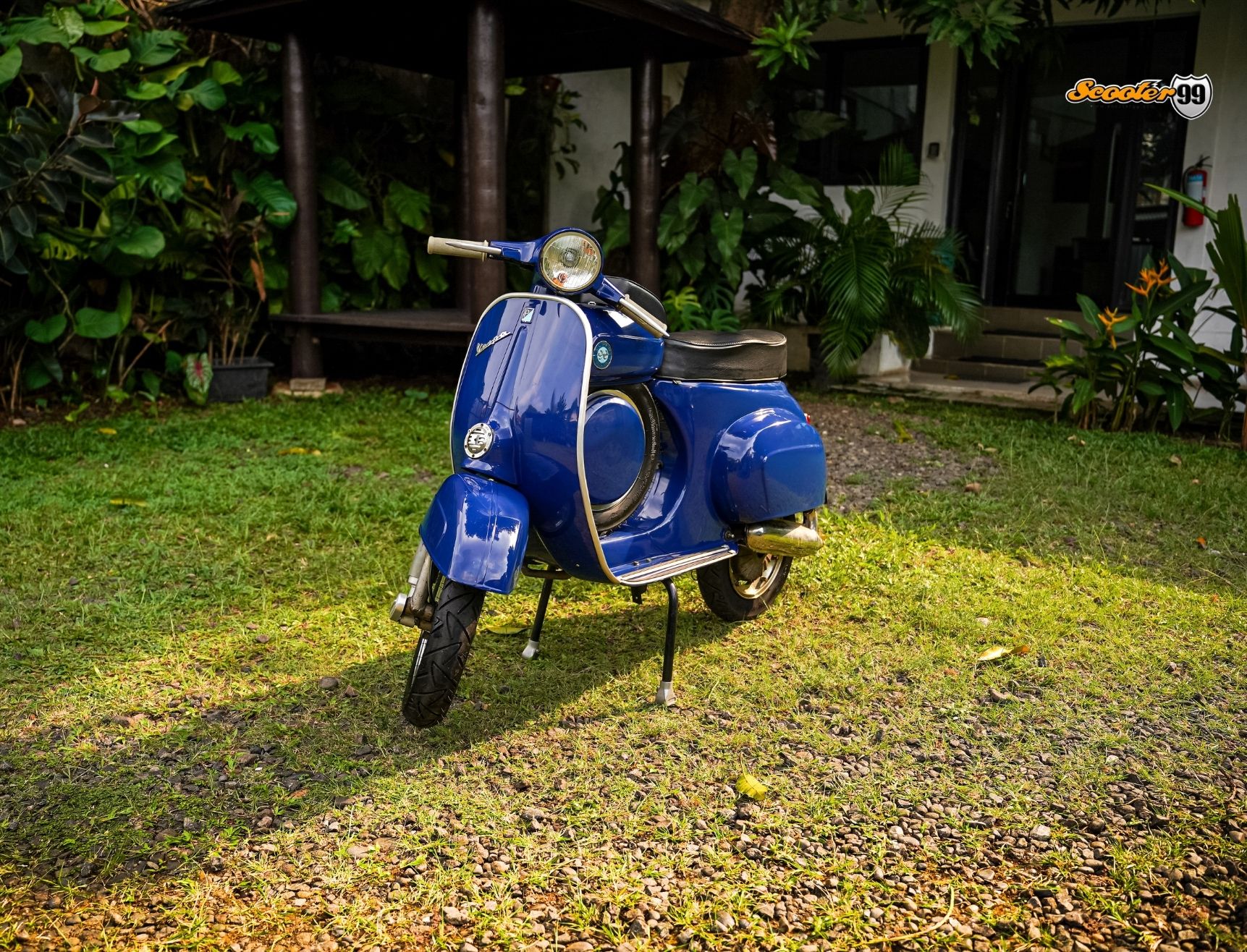 Vespa 90SS Blue details and restoration